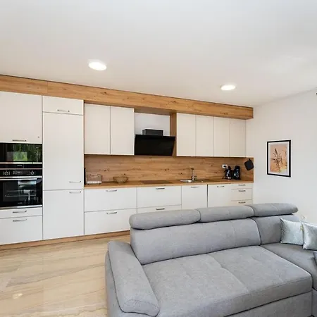 Ledi Neu Apartment *