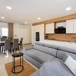 Ledi New Apartman *