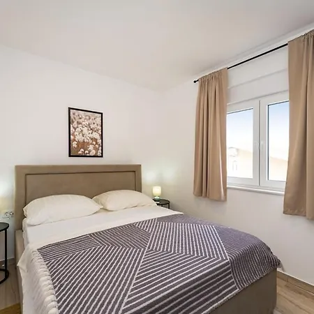 Ledi Neu Apartman Vir